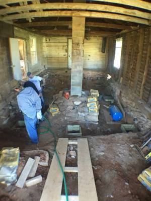 2015-03 IMG_20150331 10998303_10204178217801081_1418638909850634559_n farmhouse work jim